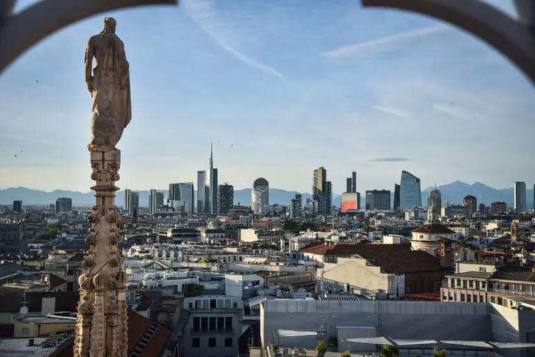 Vivere a Milano costa il 40% in più rispetto a Napoli: è la città più cara d’Italia