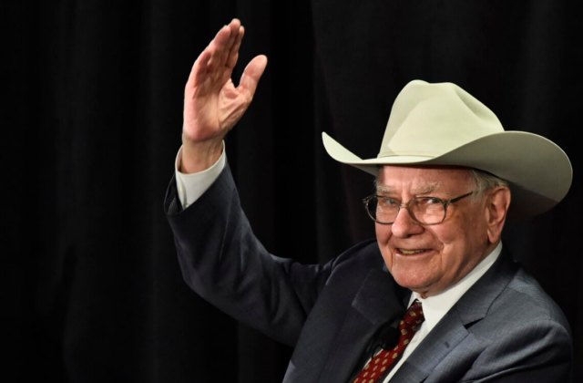 Warren Buffett lascia la presidenza di Berkshire Hathaway dopo 60 anni