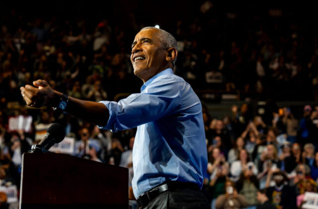 Obama attacca Trump: “Abbiamo bisogno di persone serie a Washington”