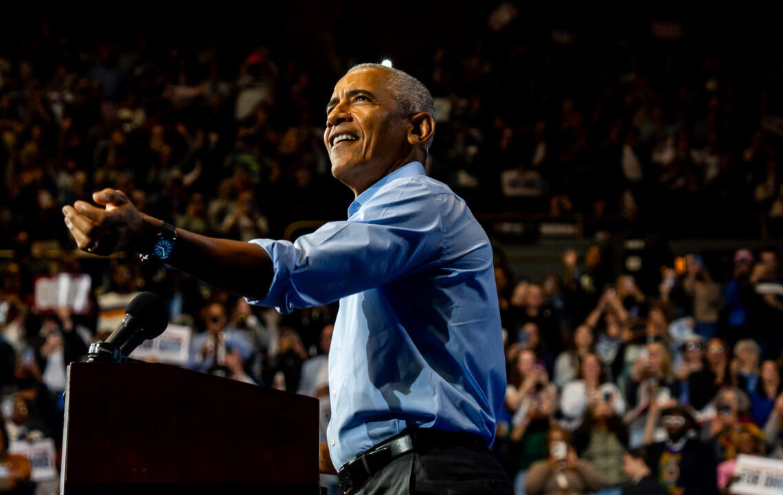 Obama attacca Trump: “Abbiamo bisogno di persone serie a Washington”