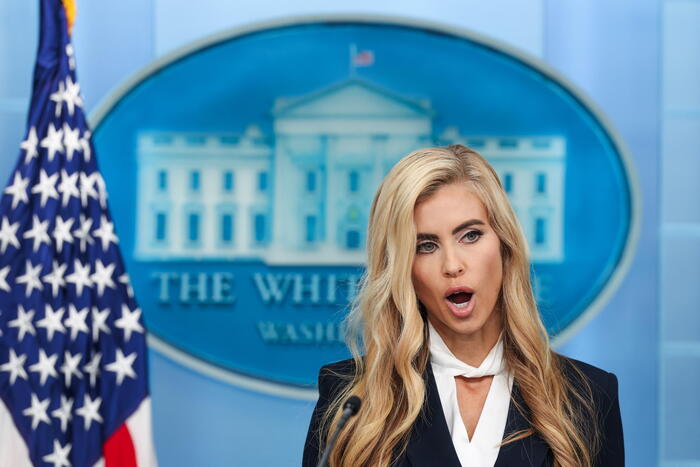 Casa Bianca, Katie Zacharia lascia dopo appena cinque giorni: Trump aveva provato a farle cambiare idea