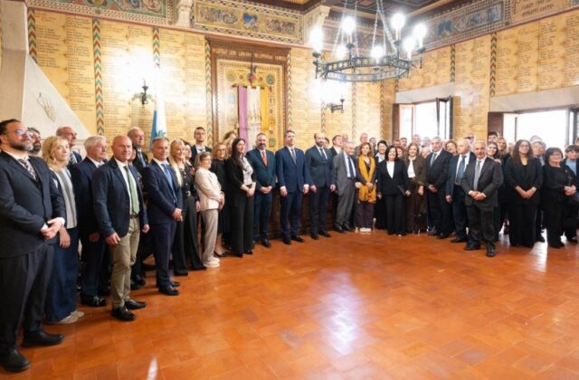 Sammarinesi all’estero, la Consulta chiede pari tutele sanitarie. Nella risoluzione finale anche la nuova sede, gli statuti delle Comunità e il confronto su cittadinanza e legge elettorale
