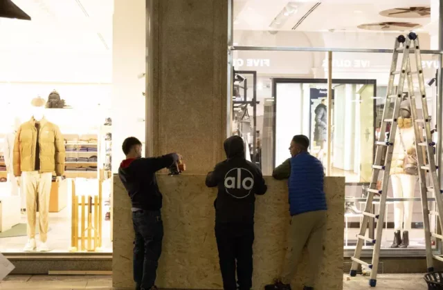 Cortei e presidi, sabato di tensione a Milano e Roma: cambiano i punti di ritrovo