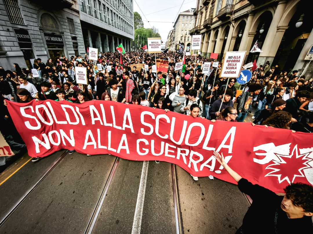 Italia, prima i trattori e ora gli studenti: il Paese in piazza