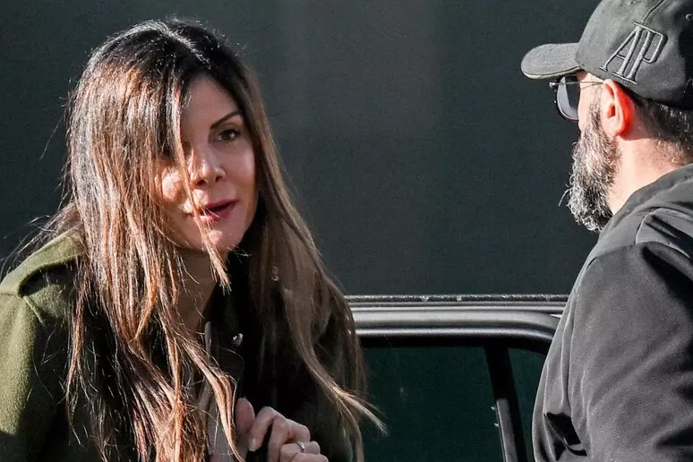Crans-Montana, Jessica Moretti chiede un’indennità per la perdita di guadagno dopo l’incendio