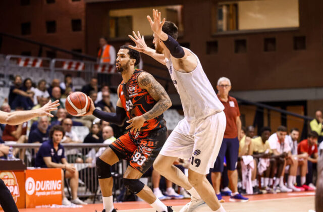 Rimini, Israeli wife of basketball player Cody Demps insulted: police step in