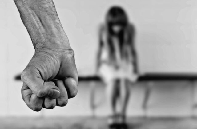 San Marino, violenza di genere: più tutele per chi denuncia e aiuti economici alle vittime. Ecco cosa prevede l’Odg della maggioranza