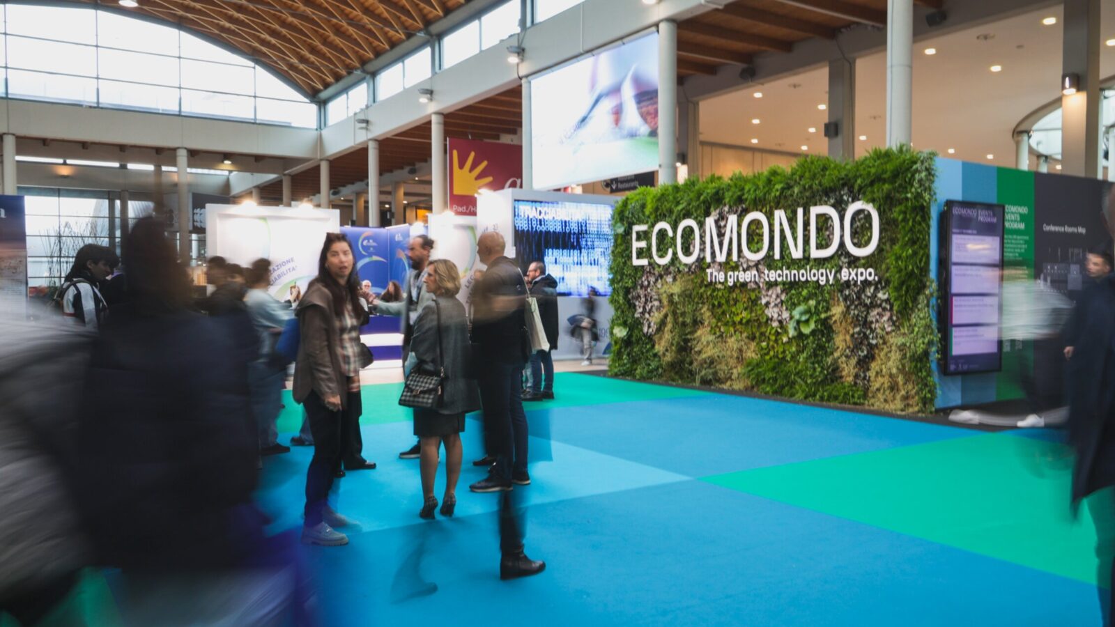 Ecomondo porta migliaia di visitatori a Rimini, scatta il piano traffico: oltre 80 vigili al giorno, strade chiuse e navette gratuite