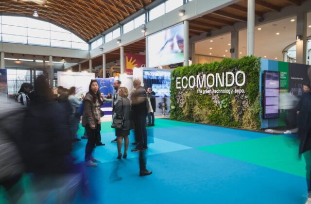 Ecomondo porta migliaia di visitatori a Rimini, scatta il piano traffico: oltre 80 vigili al giorno, strade chiuse e navette gratuite
