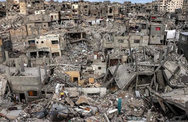 Tre anni dal 7 ottobre, Israele ricorda le vittime mentre proseguono i raid su Gaza