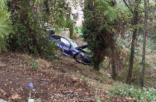 Fiorina: car veers off road and hits two pedestrians