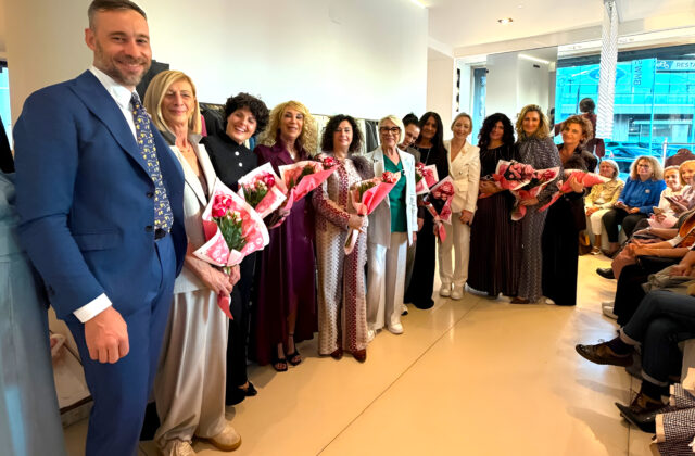 San Marino, donne operate al seno e personale sanitario sfilano insieme per Ottobre Rosa