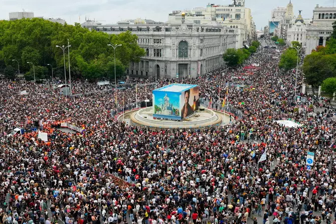 Madrid, migliaia in piazza per la casa: quattro cortei invadono il centro