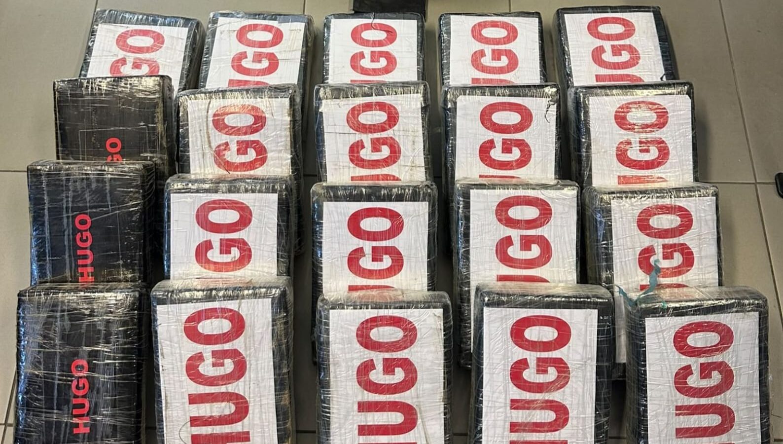 Morciano, borsone pieno di cocaina in auto: due arresti