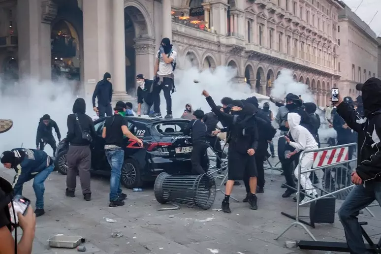 Movimento 17 ottobre, individuata la presunta mente: è un ricercatore con dottorato e giornalista freelance