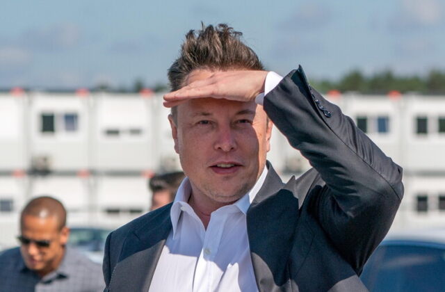Musk conferma le restrizioni a Starlink, Kyiv contesta le accuse sui droni