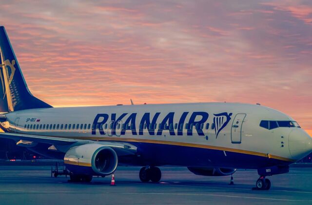 Ryanair apre una base a Rimini: due aerei, 17 rotte e cinque nuove destinazioni dal 2027