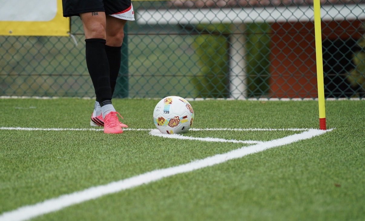 San Marino, ecco il nuovo pallone FSGC: sul Titanico739 S4 il messaggio contro la violenza di genere