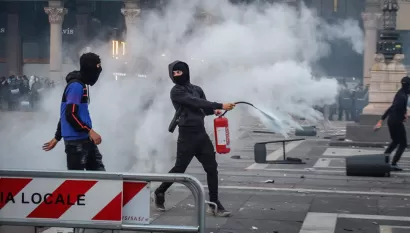 Disordini nel centro di Milano, quattro giovani finiscono in carcere: un quinto ai domiciliari