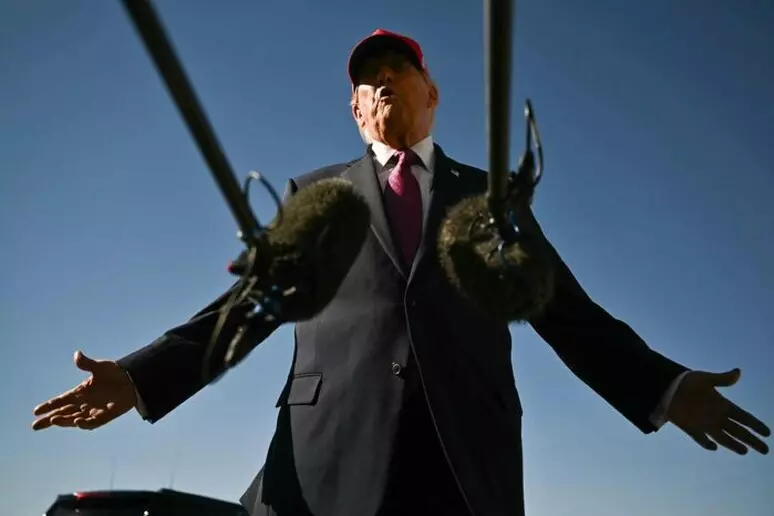 Sondaggi Usa, Trump ai minimi storici: solo il 34% approva il suo operato