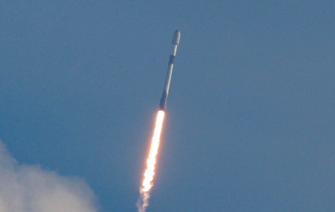 Ucraina, dalla Casa Bianca l’ordine di limitare le comunicazioni satellitari sul campo di battaglia