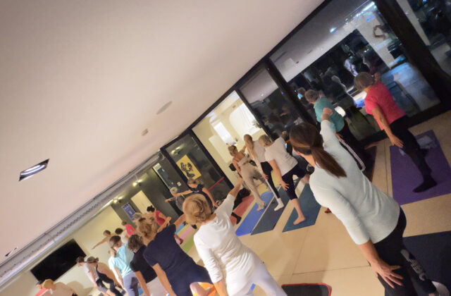 Ottobre Rosa a San Marino, tutto esaurito per lo yoga alla Terrazza Giorgia: fondi per l’intelligenza artificiale contro il tumore al seno